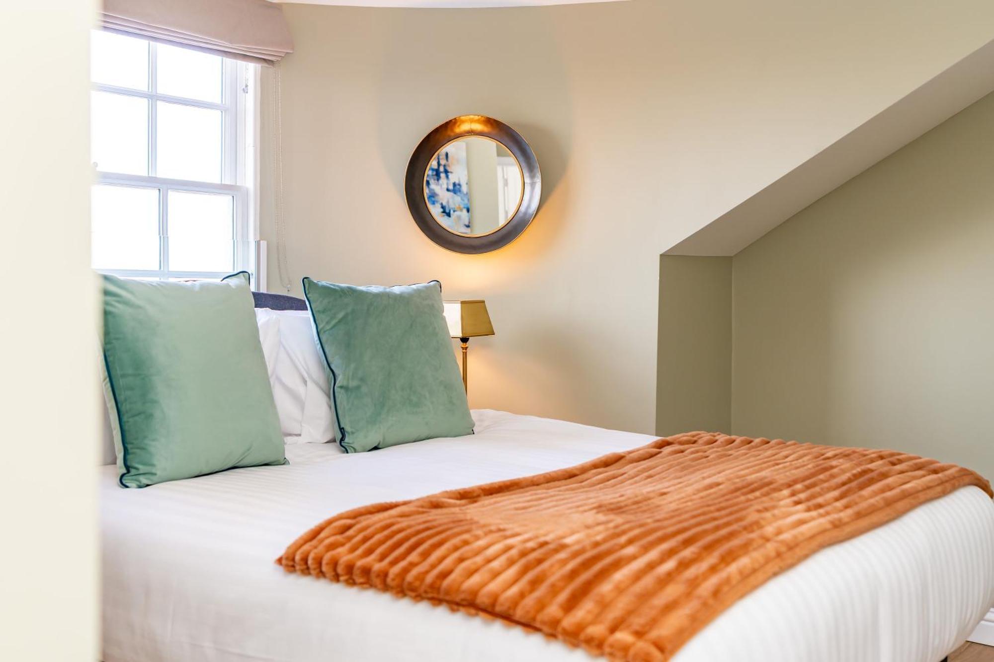 Dragon Suites Luxury Apartments At 9 Albyn Place EDI Buitenkant foto